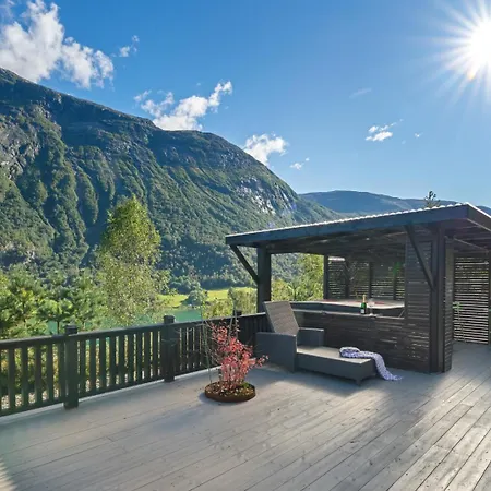 Luxury With Amazing Views Prázdninový dům Stryn